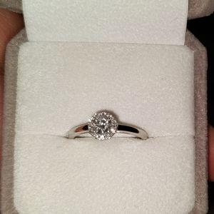 Diamond engagement ring